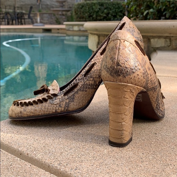 Via Spiga Bowtie Pump Python Leather - Picture 2 of 4